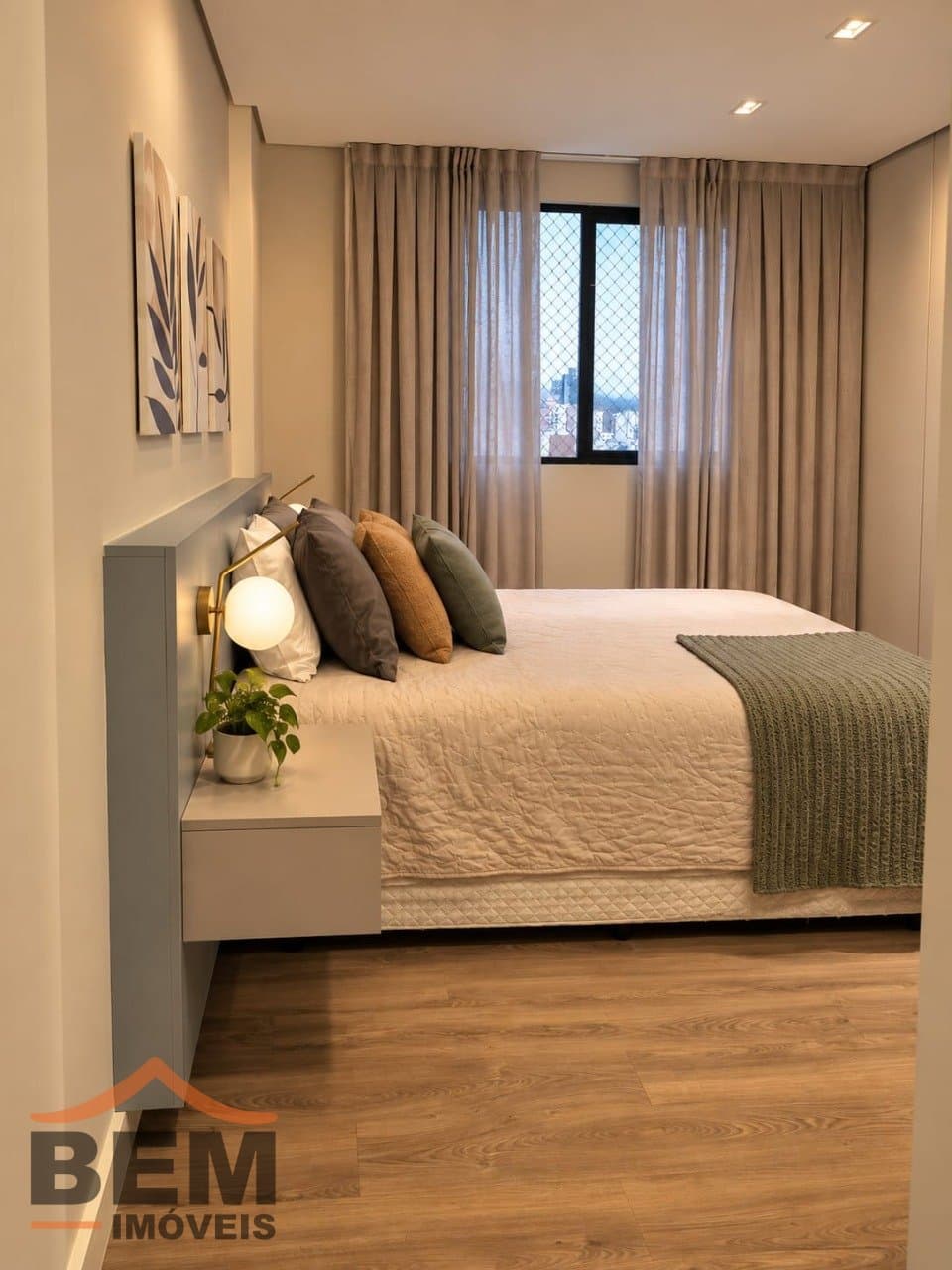 Apartamento para venda no bairro Vila Operária, em Itajaí, com 85m² e 3 quartos.