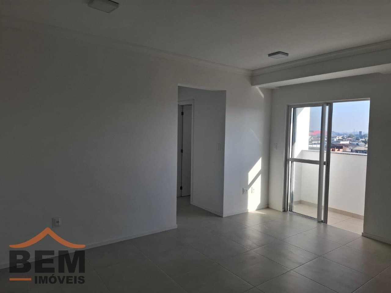 Apartamento para alugar com 2 quartos e 52 m² no bairro São Vicente, em Itajaí.