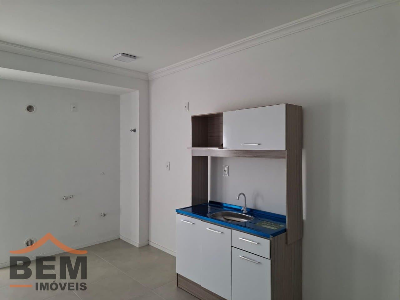 Apartamento para alugar com 2 quartos e 52 m² no bairro São Vicente, em Itajaí.
