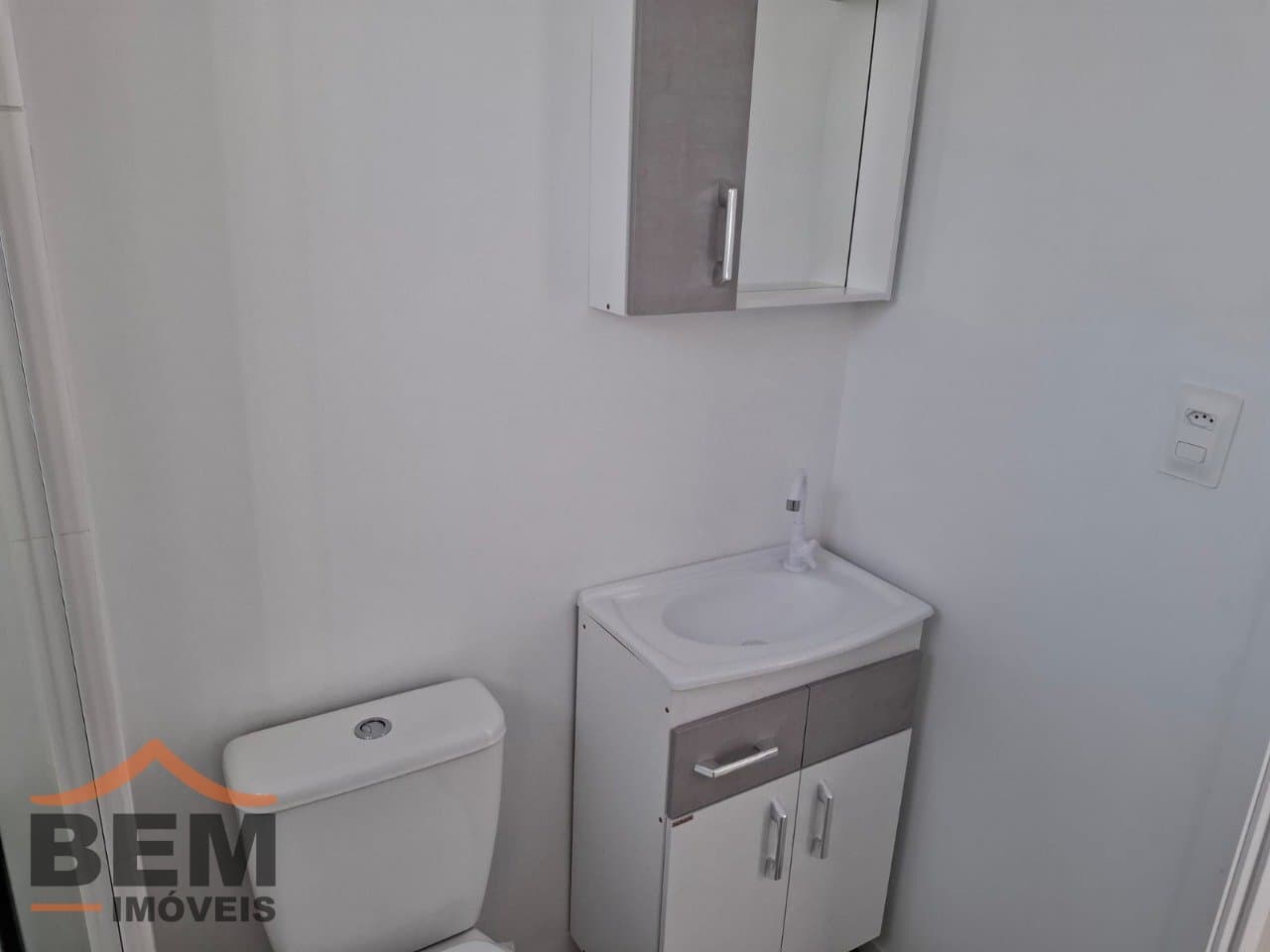 Apartamento para alugar com 2 quartos e 52 m² no bairro São Vicente, em Itajaí.