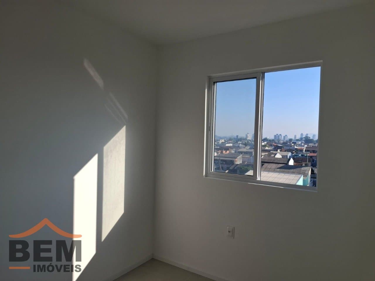Apartamento para alugar com 2 quartos e 52 m² no bairro São Vicente, em Itajaí.