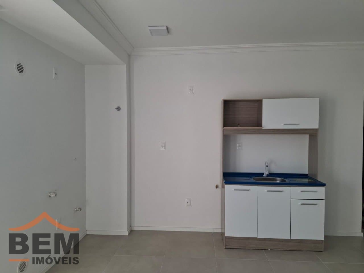 Apartamento para alugar com 2 quartos e 52 m² no bairro São Vicente, em Itajaí.