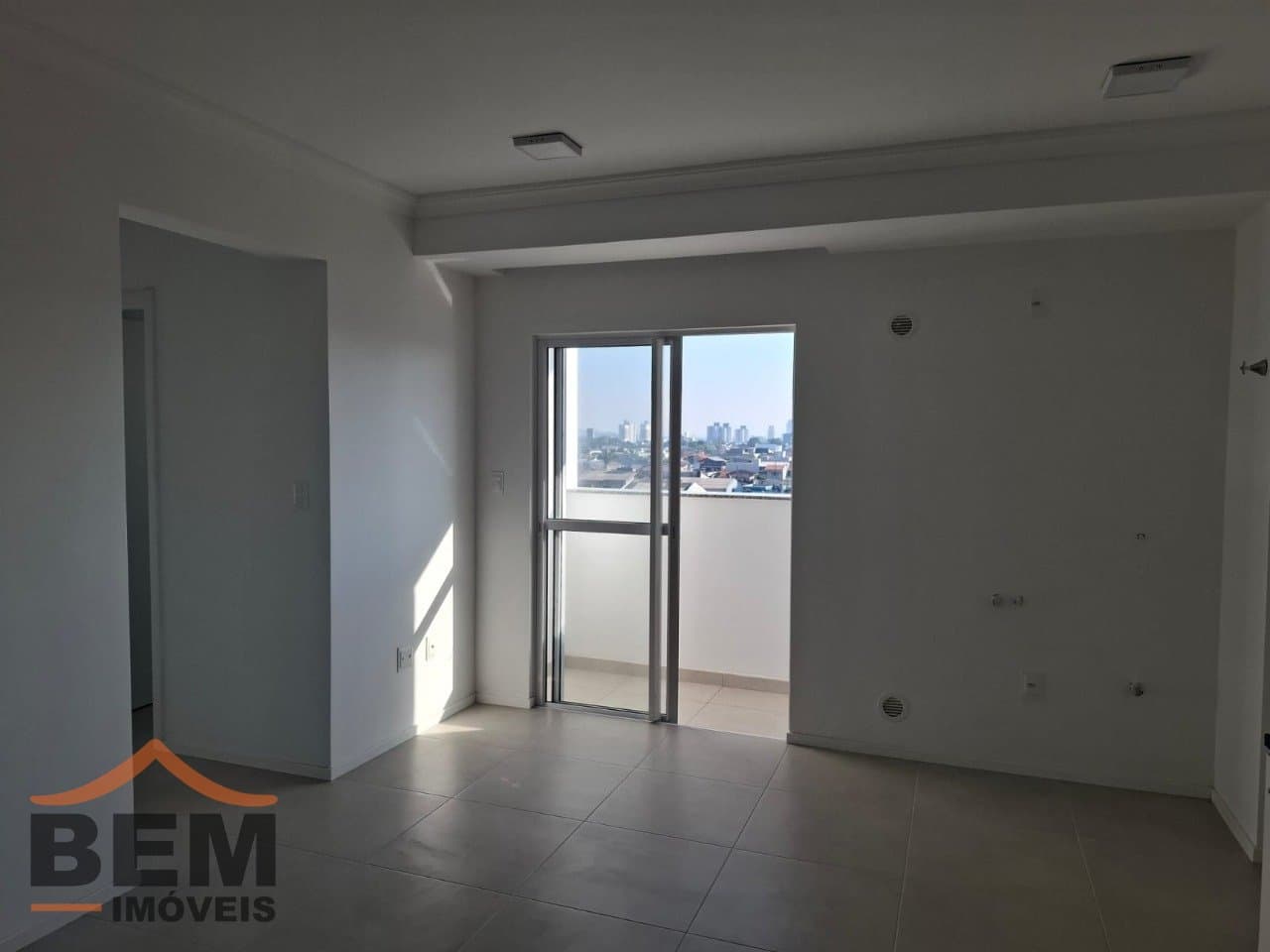 Apartamento para alugar com 2 quartos e 52 m² no bairro São Vicente, em Itajaí.