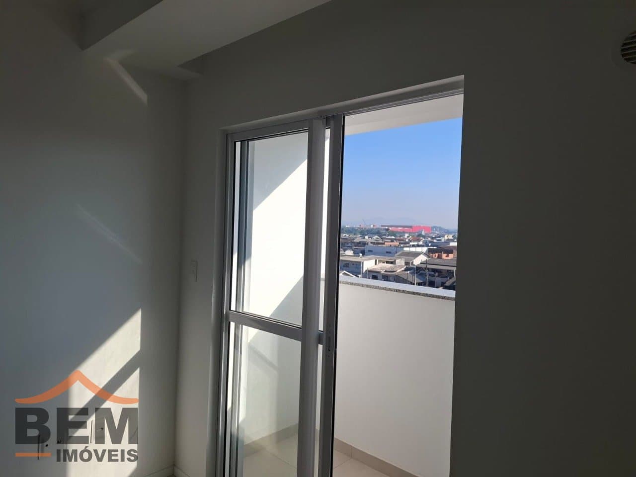 Apartamento para alugar com 2 quartos e 52 m² no bairro São Vicente, em Itajaí.