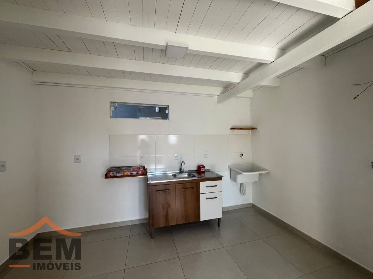 Kitnet para alugar com 1 quarto no bairro Cordeiros, em Itajaí