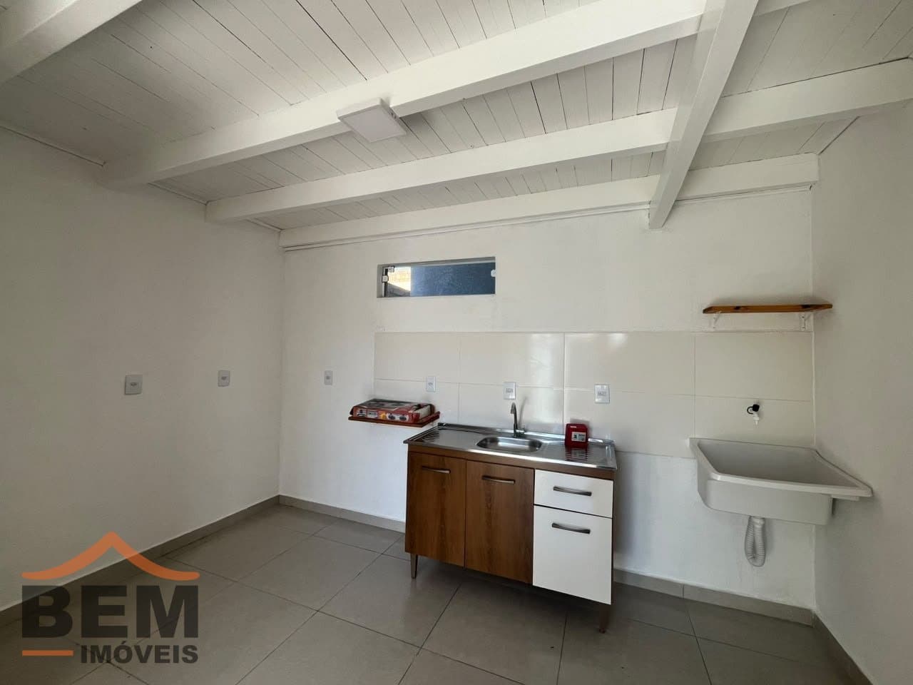 Kitnet para alugar com 1 quarto no bairro Cordeiros, em Itajaí