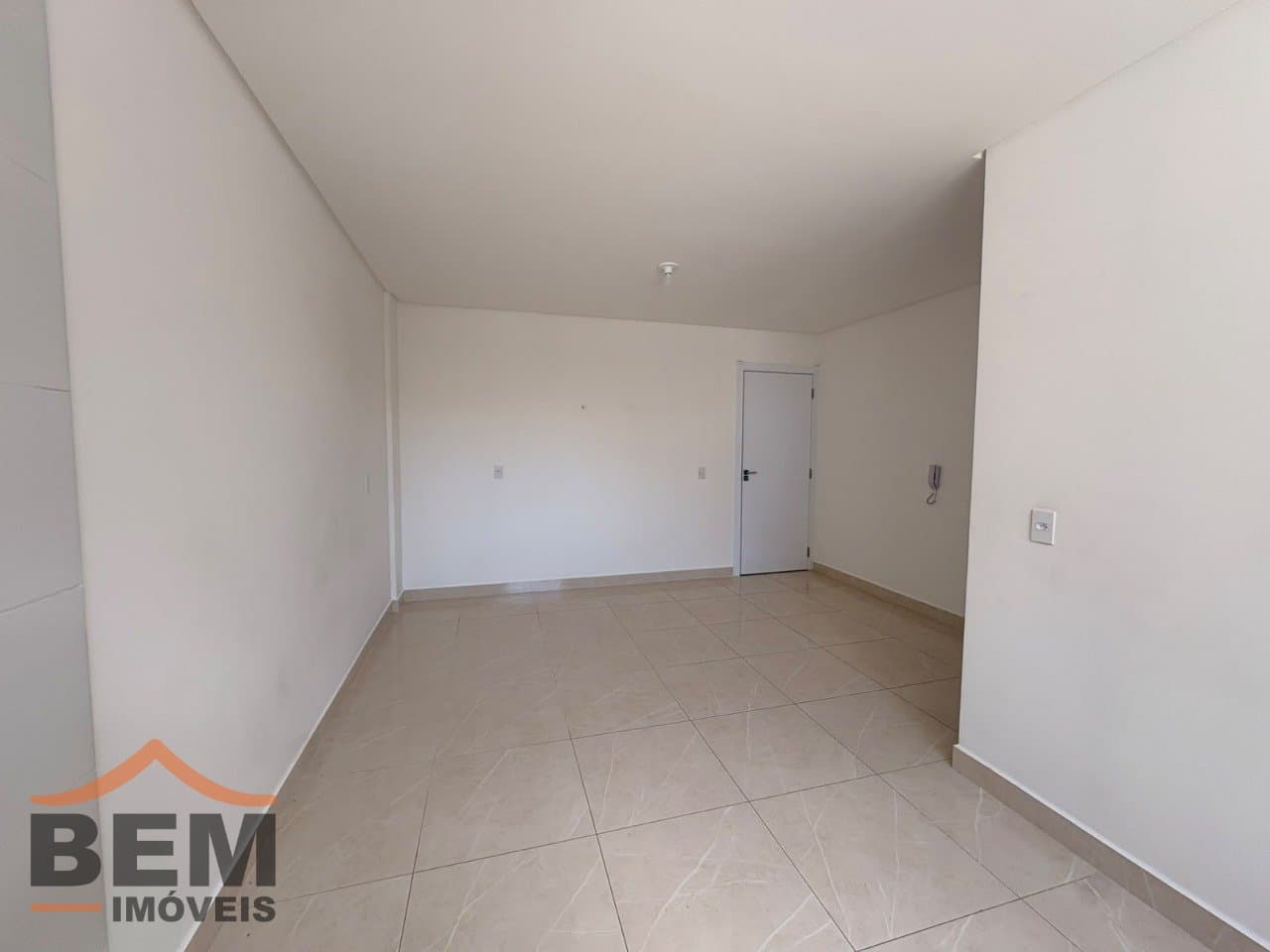 Kitnet para alugar com 1 quarto e 30 m² no bairro São Vicente, em Itajaí.