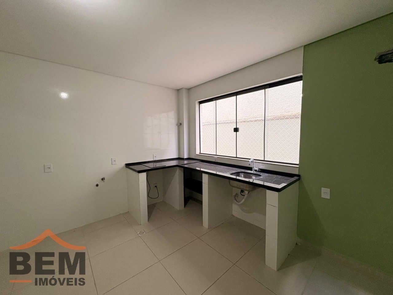 Kitnet para alugar com 1 quarto e 45 m² no bairro Barra do Rio, em Itajaí.