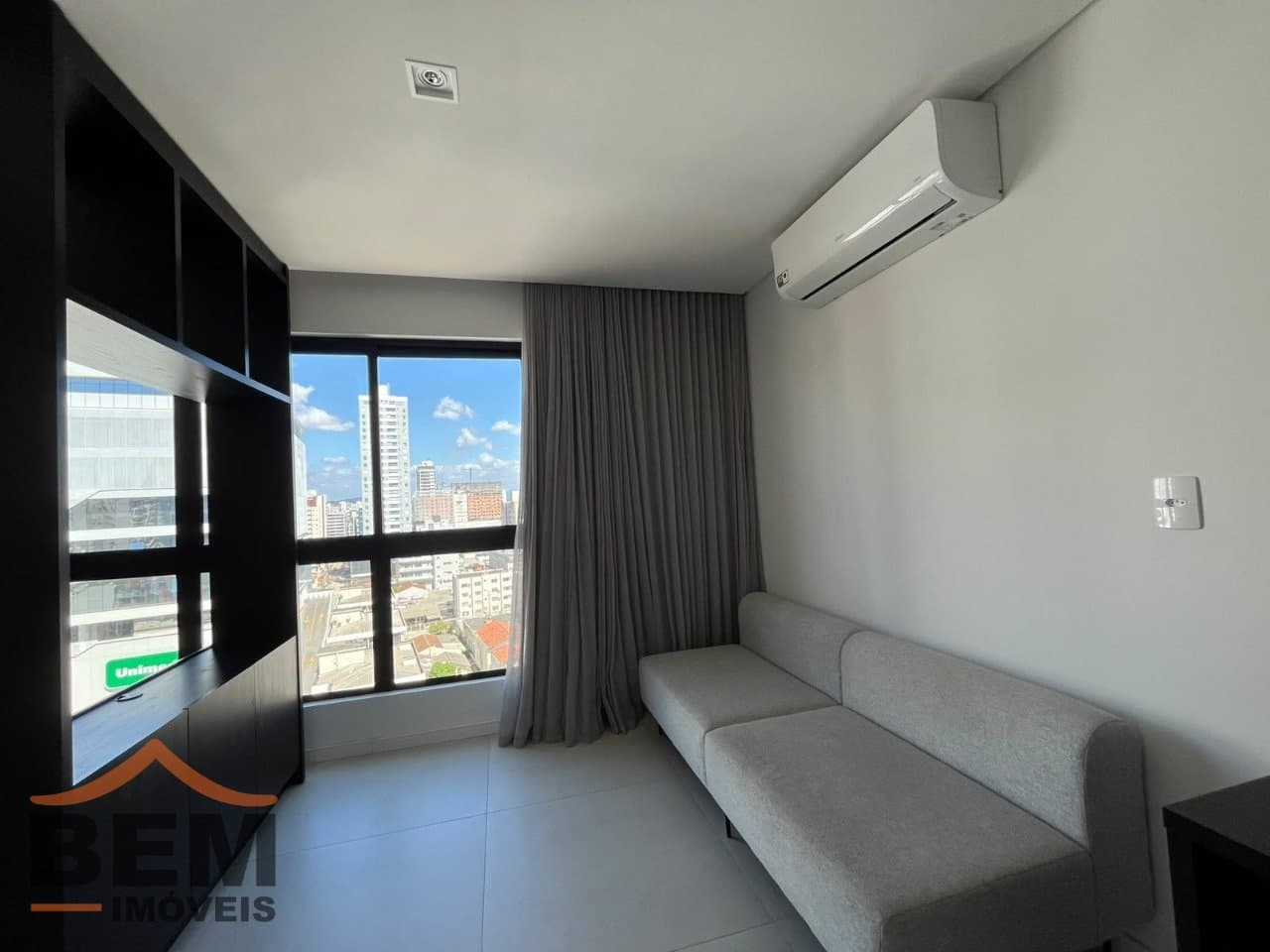 Apartamento para alugar com 1 quarto e 40 m² no bairro Centro, em Itajaí.