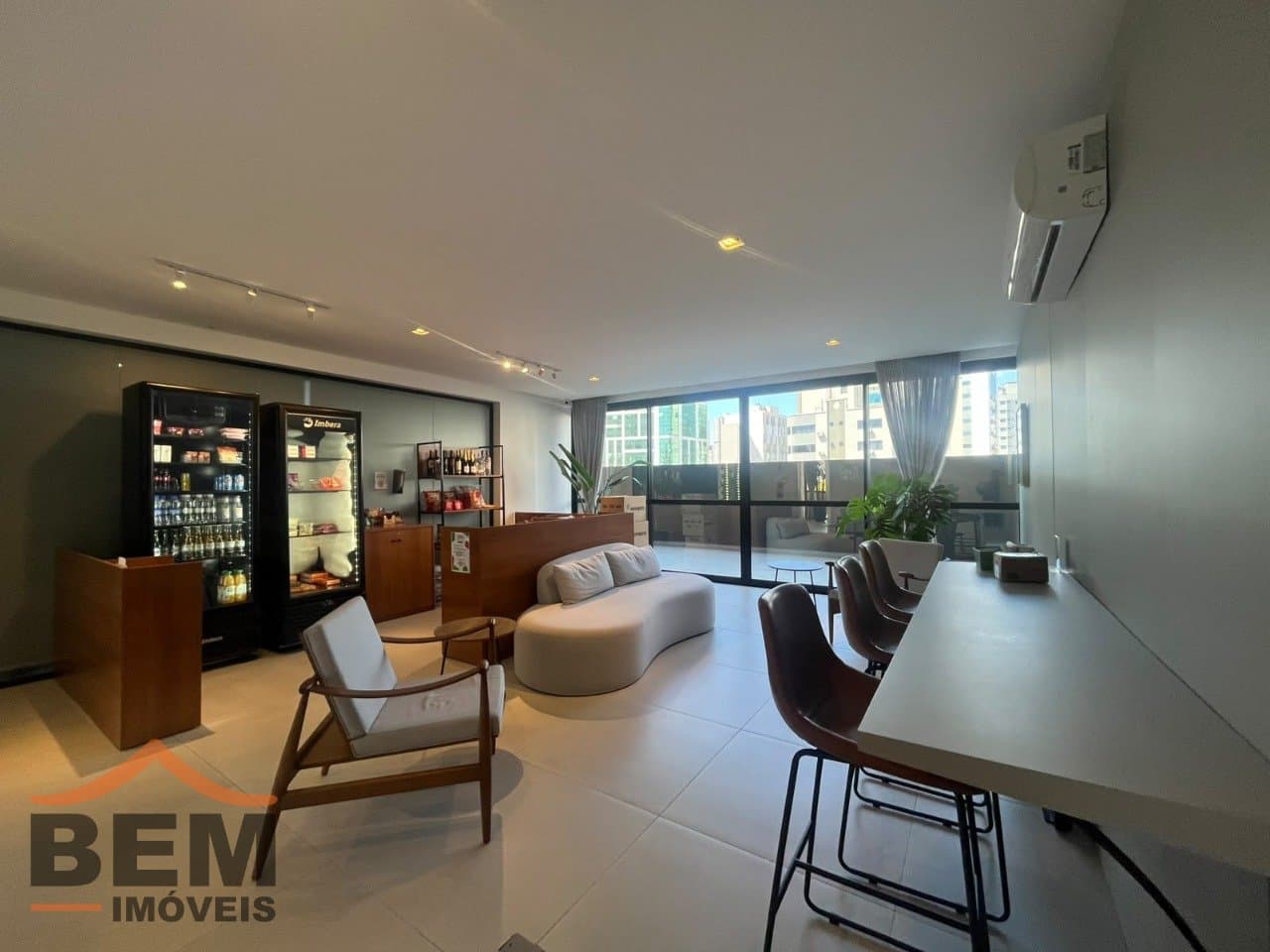 Apartamento para alugar com 1 quarto e 40 m² no bairro Centro, em Itajaí.