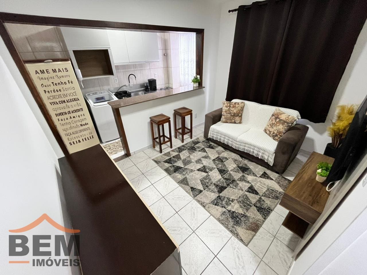 Apartamento para alugar com 1 quarto no bairro Centro, em Itajaí.