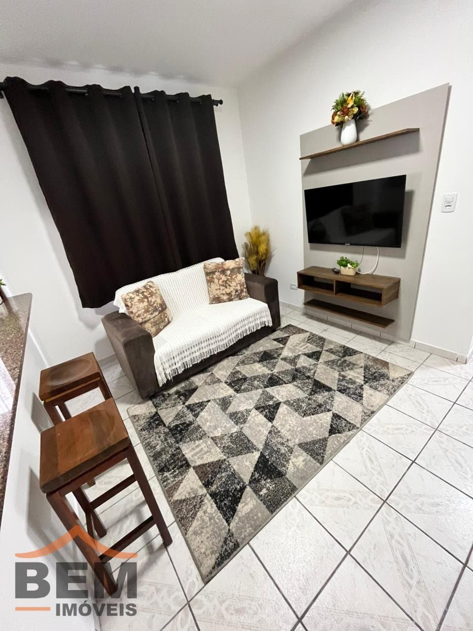 Apartamento para alugar com 1 quarto no bairro Centro, em Itajaí.