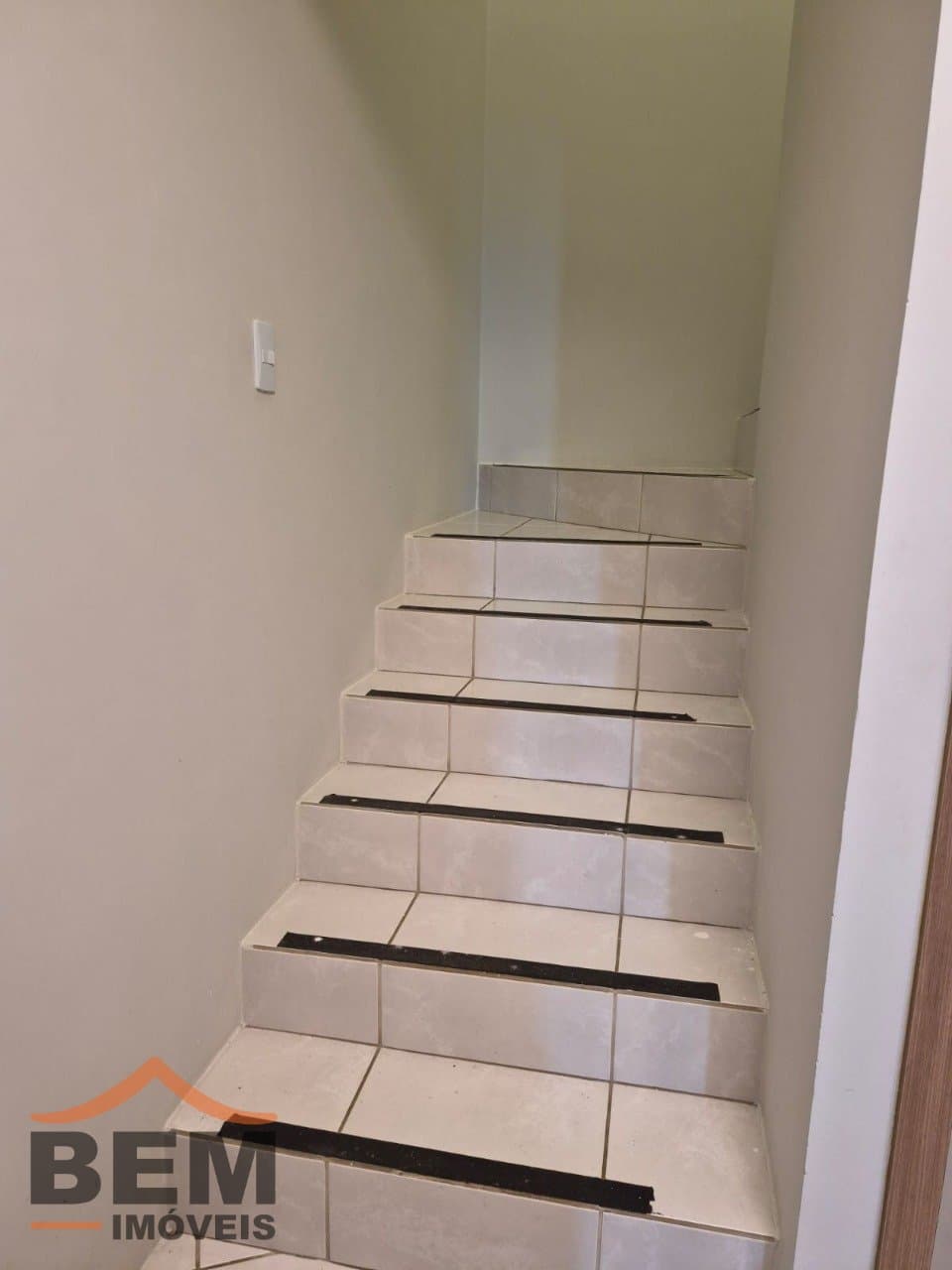 Sobrado  para venda no bairro Santa Regina, em Itajaí, com 102m² e 2 quartos.