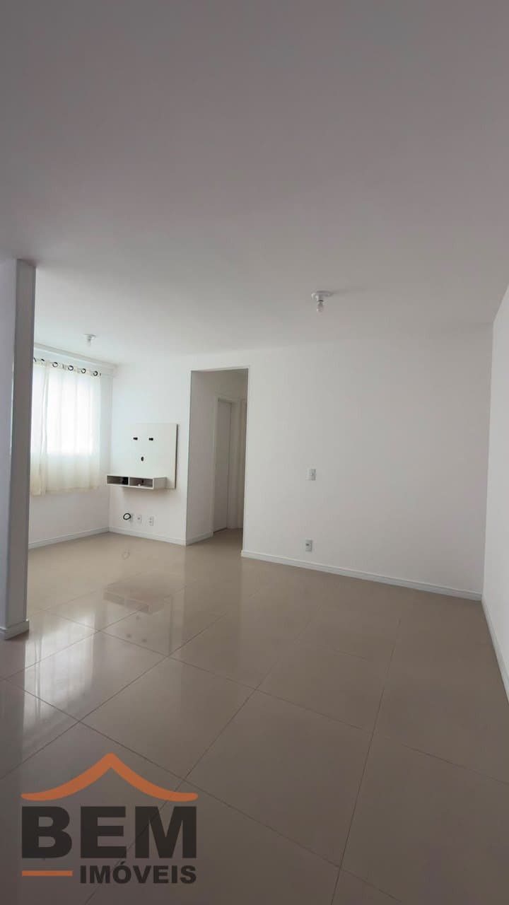 Apartamento para alugar com 2 quartos e 50 m² no bairro Carvalho, em Itajaí/SC.