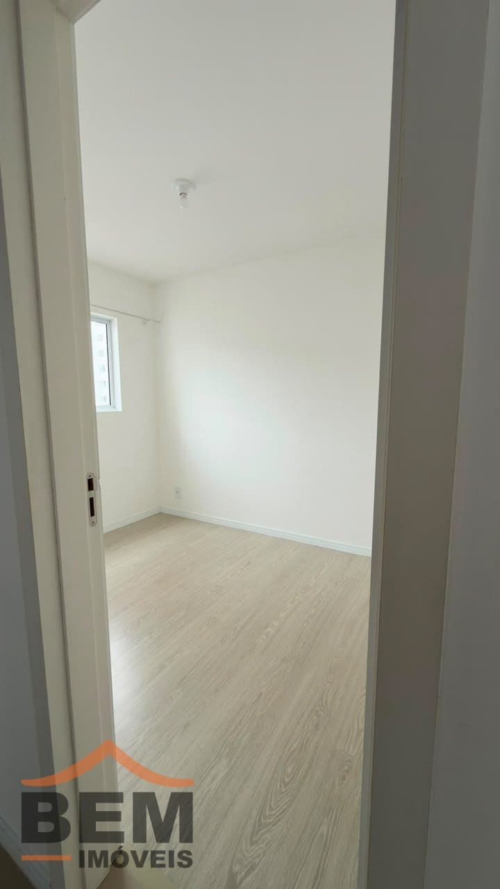 Apartamento para alugar com 2 quartos e 50 m² no bairro Carvalho, em Itajaí/SC.