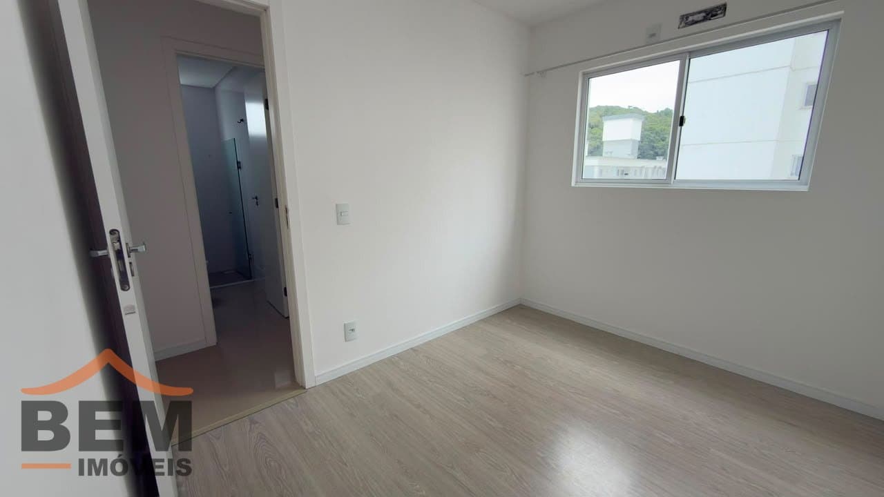 Apartamento para alugar com 2 quartos e 50 m² no bairro Carvalho, em Itajaí/SC.
