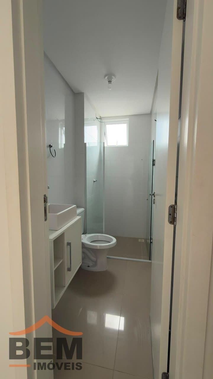 Apartamento para alugar com 2 quartos e 50 m² no bairro Carvalho, em Itajaí/SC.