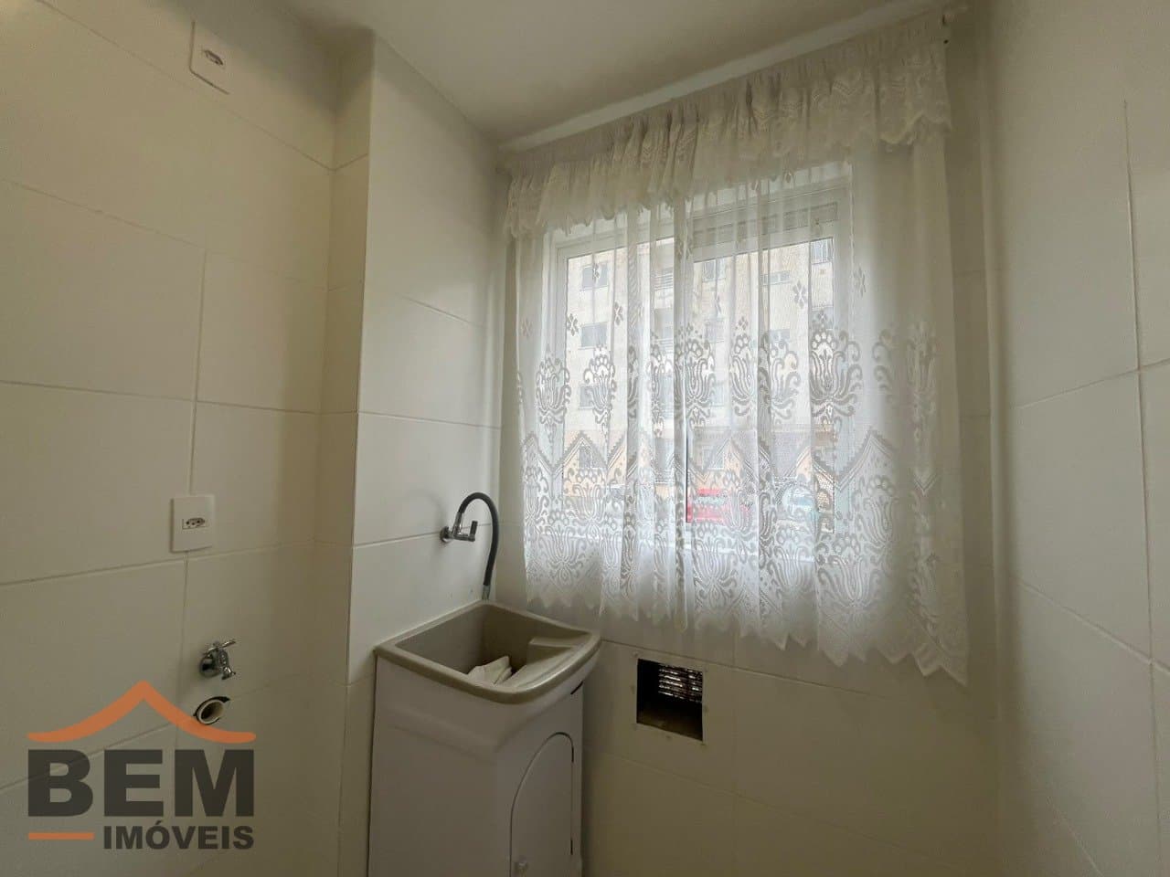 Apartamento para alugar com 2 quartos e 48 m² no bairro Itaipava, em Itajaí/SC.