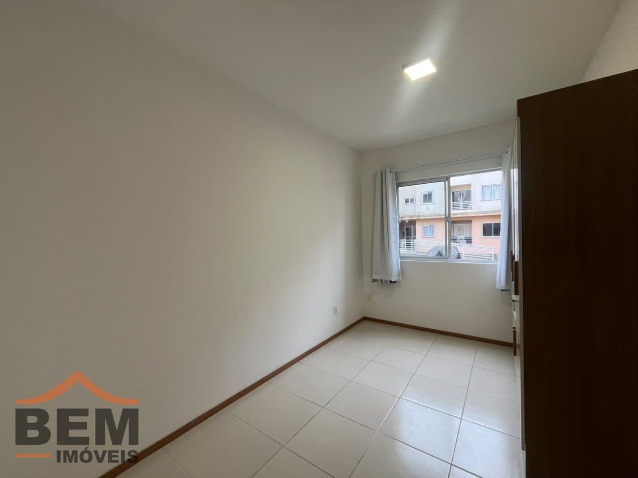 Apartamento para alugar com 2 quartos e 48 m² no bairro Itaipava, em Itajaí/SC.