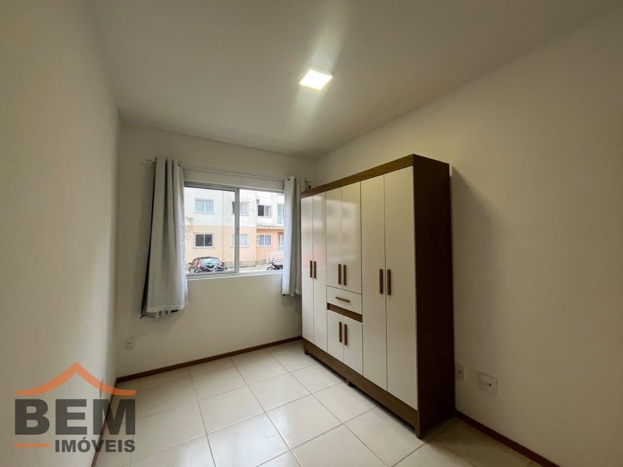 Apartamento para alugar com 2 quartos e 48 m² no bairro Itaipava, em Itajaí/SC.