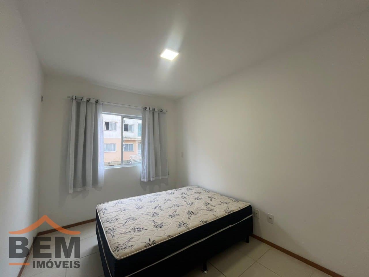 Apartamento para alugar com 2 quartos e 48 m² no bairro Itaipava, em Itajaí/SC.
