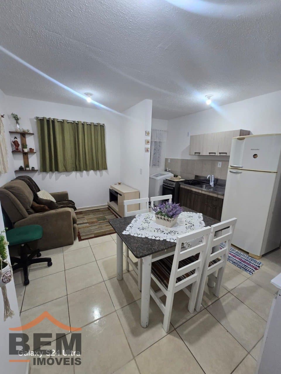 Apartamento para alugar com 1 quarto e 40 m² no bairro Espinheiros, em Itajaí/SC.
