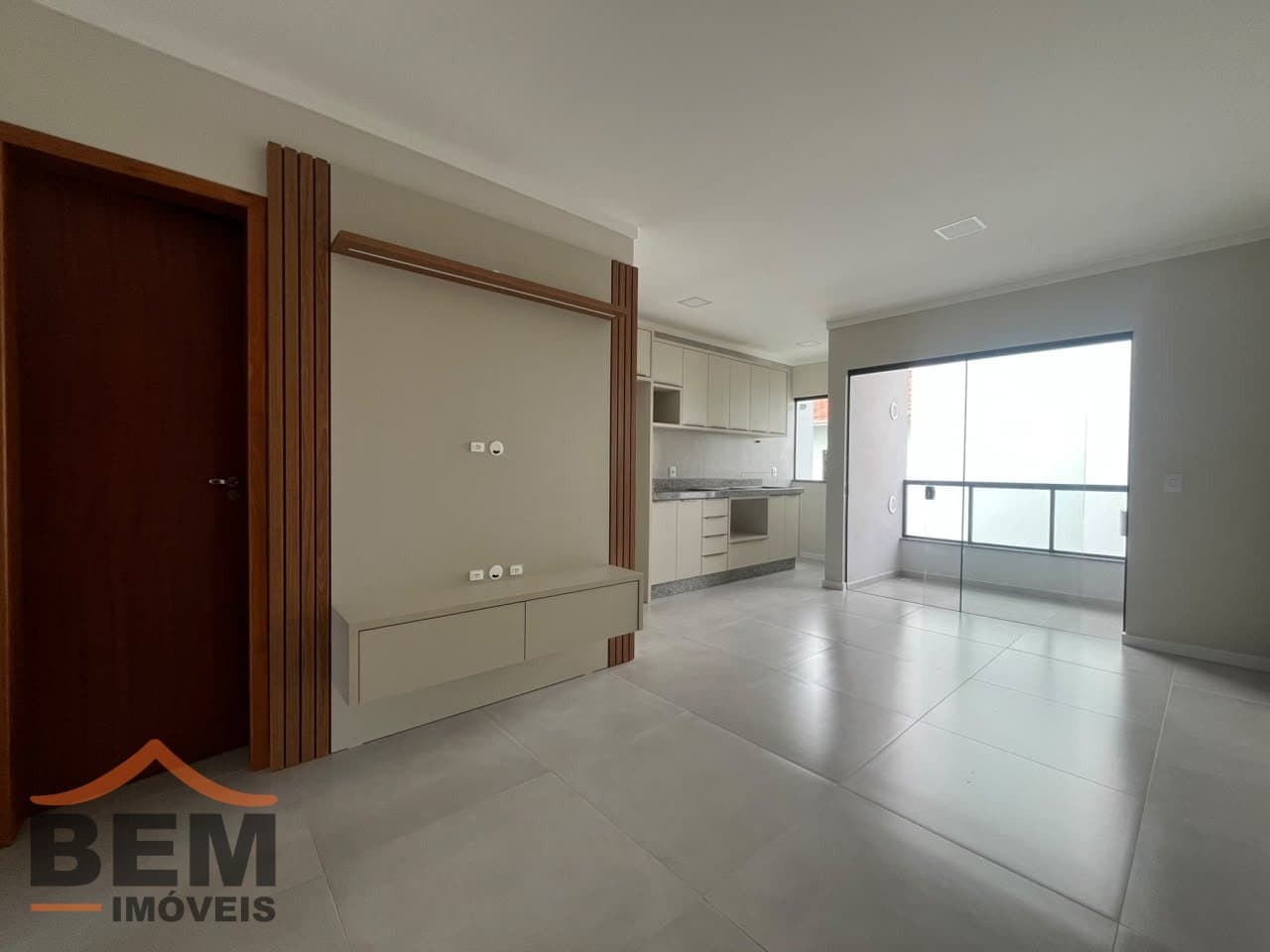 Apartamento para alugar com 2 quartos e 60 m² no bairro São João, em Itajaí.