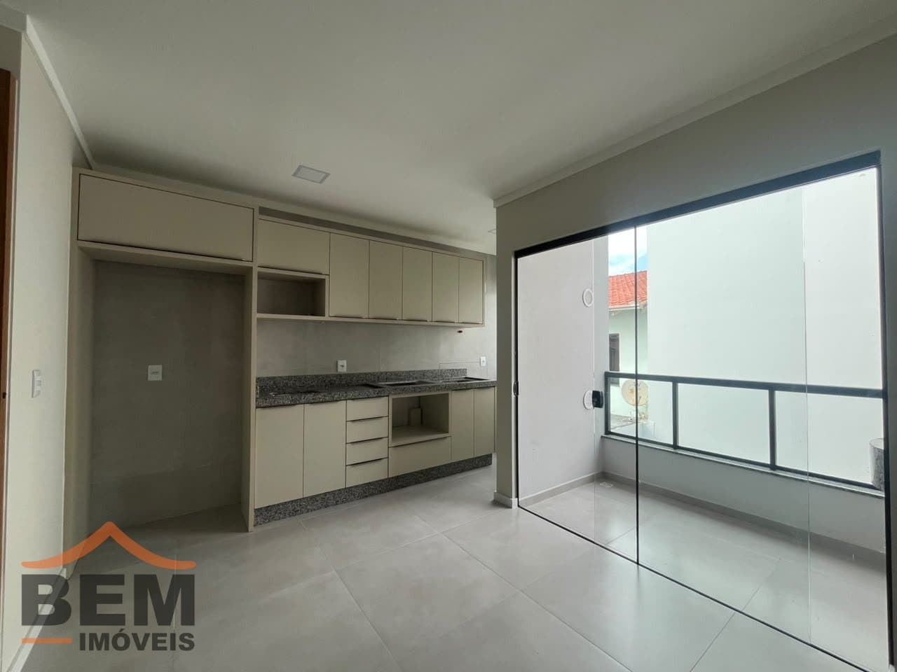 Apartamento para alugar com 2 quartos e 60 m² no bairro São João, em Itajaí.