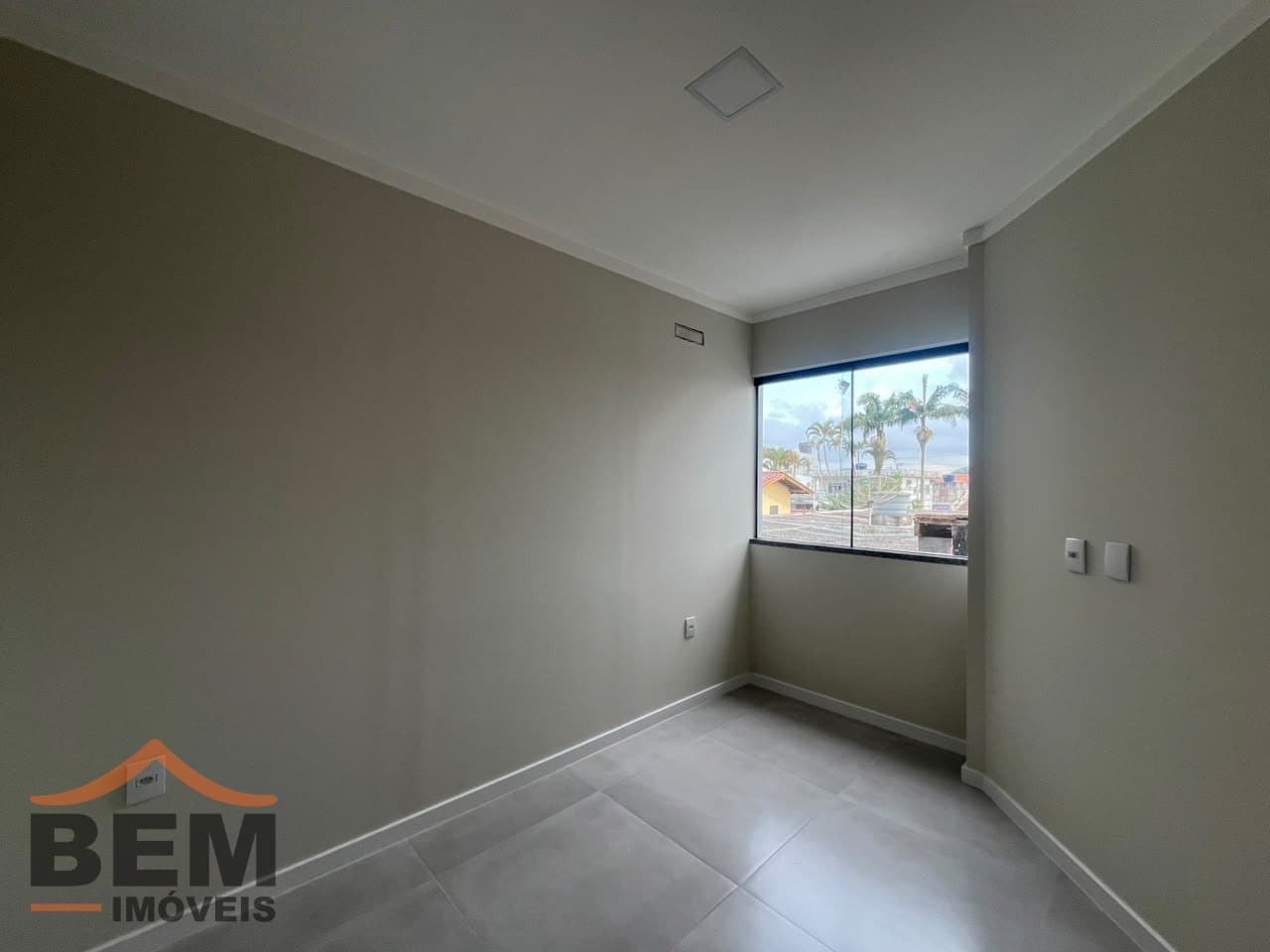 Apartamento para alugar com 2 quartos e 60 m² no bairro São João, em Itajaí.