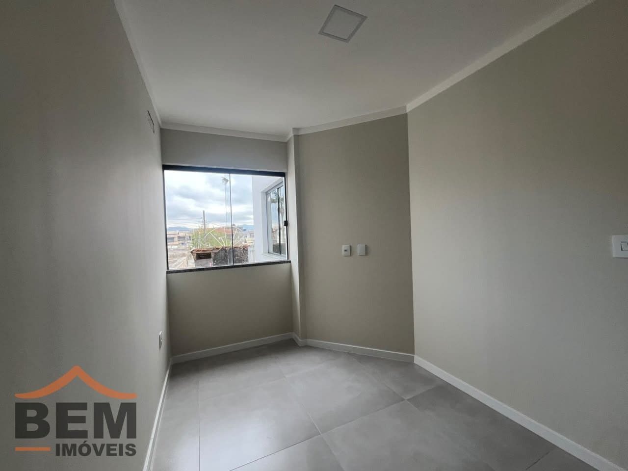 Apartamento para alugar com 2 quartos e 60 m² no bairro São João, em Itajaí.
