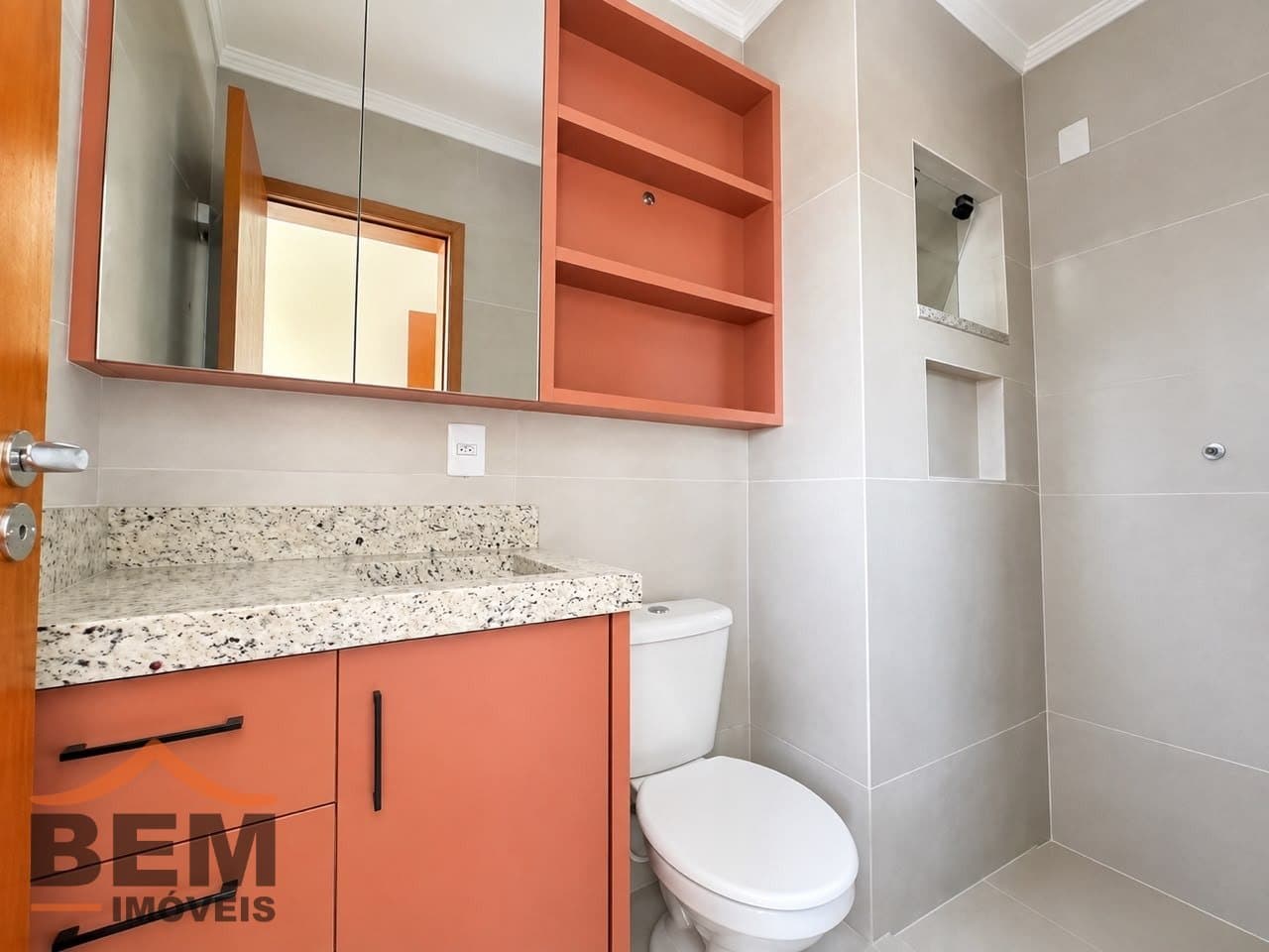 Apartamento para alugar com 2 quartos e 60 m² no bairro São João, em Itajaí.