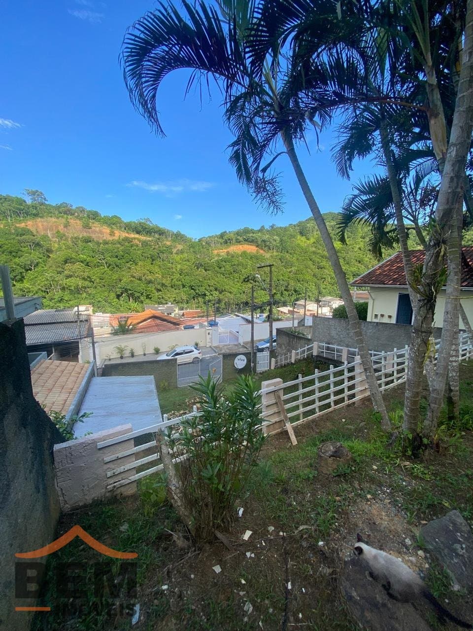 Casa com amplo terreno em frente, para venda no bairro fazenda em Itajaí, com 120m²  e 3 dormitórios