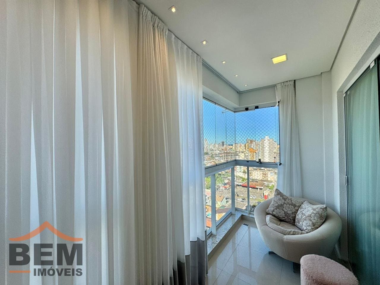 Apartamento para venda no bairro Vila Operária, em Itajaí, com 96 m² e 3 quartos