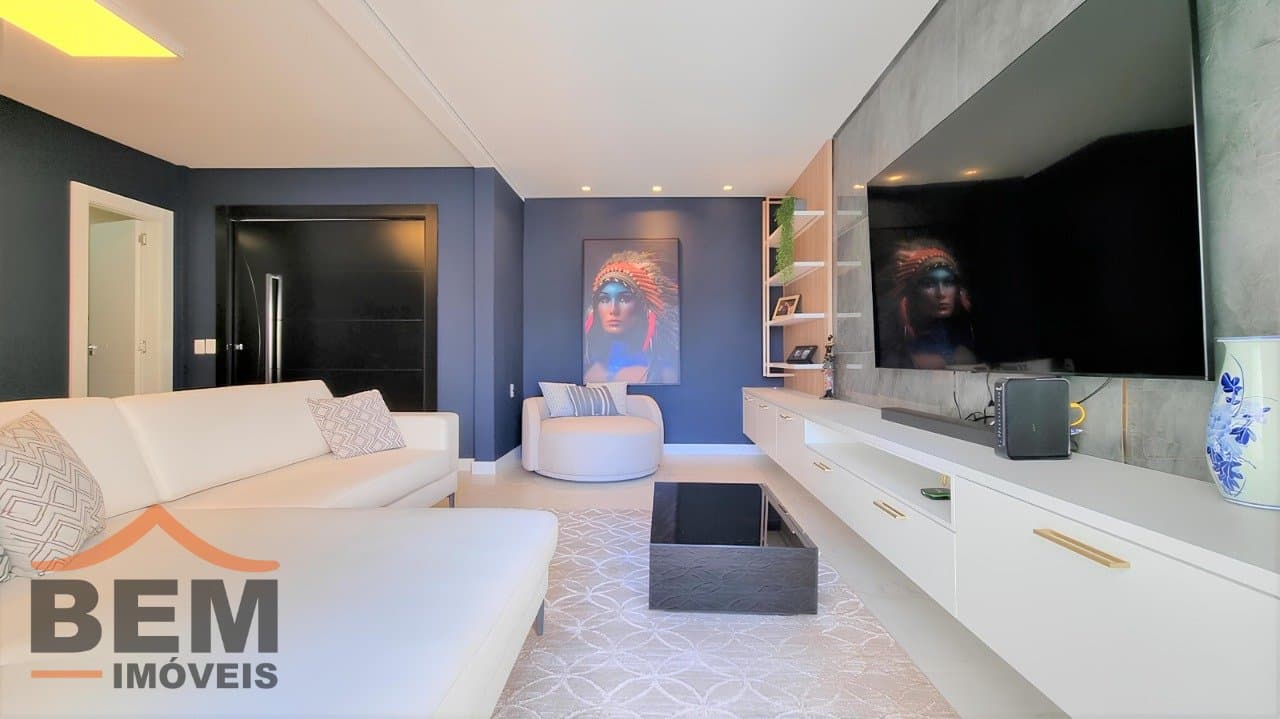 Casa à Venda em condomínio fechado com 350 m², 3 Suítes e Piscina em Terreno de 500 m²
