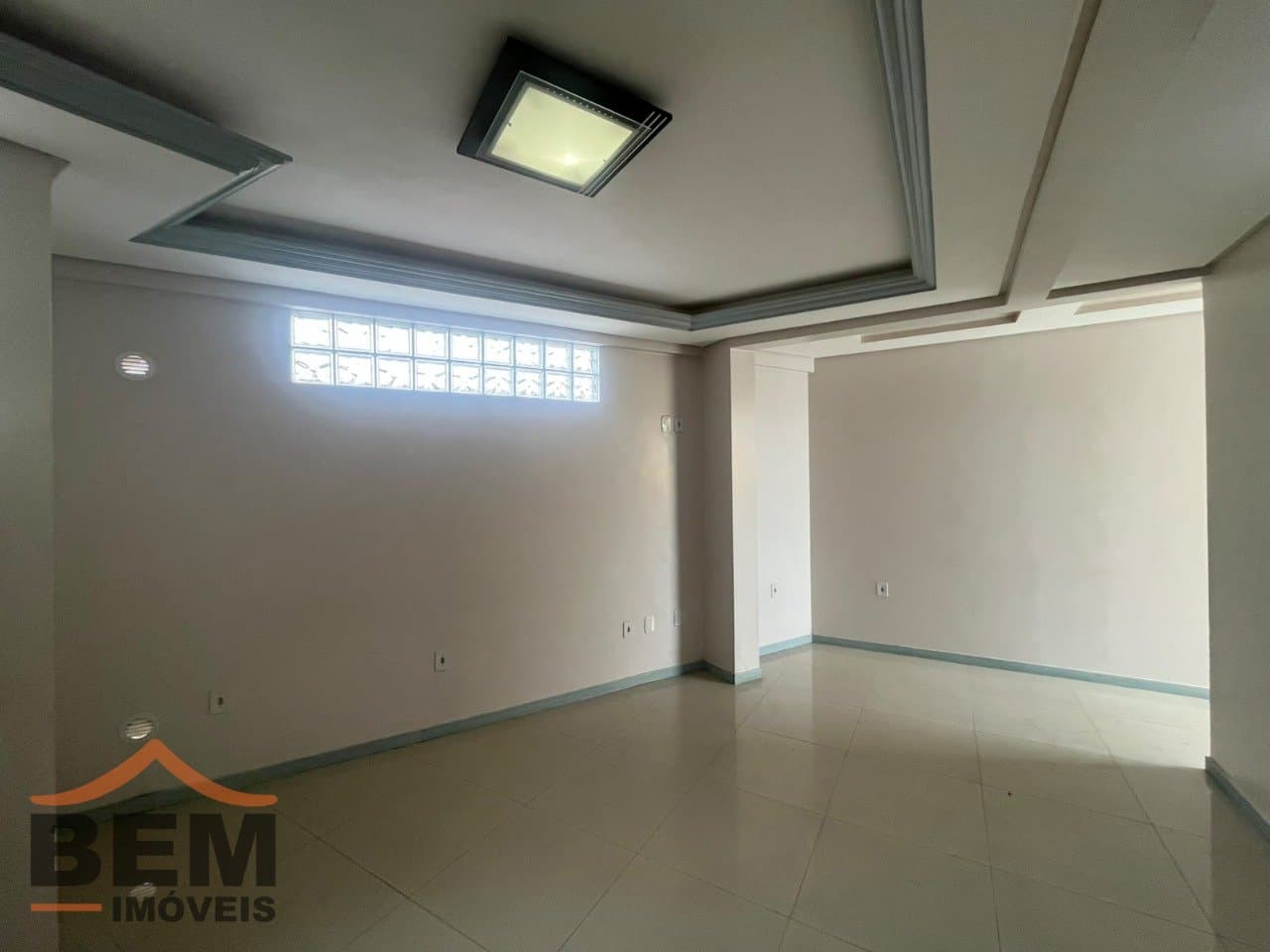 Apartamento para alugar com 2 quartos e 98 m² no bairro Dom Bosco, em Itajaí.
