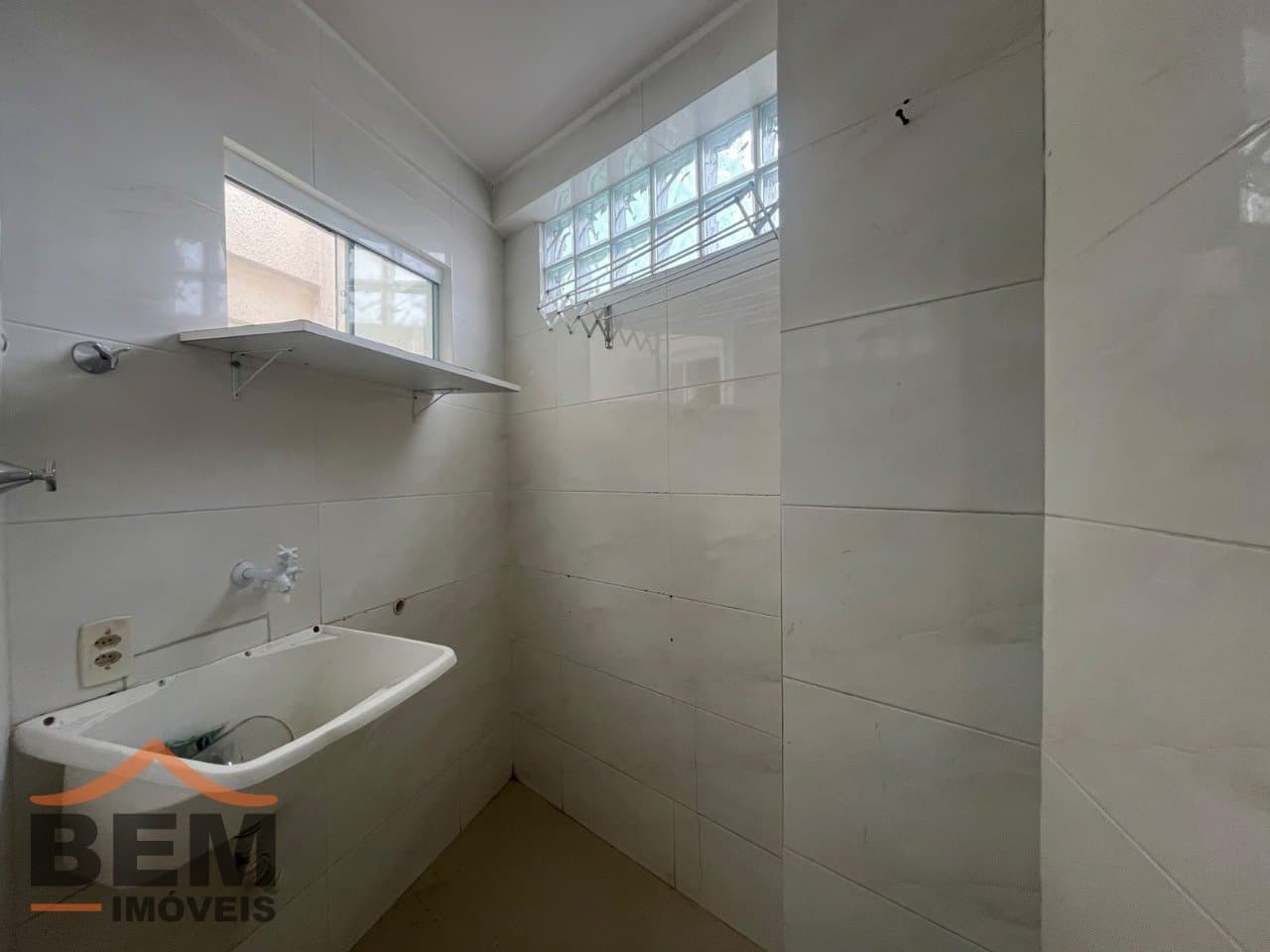 Apartamento para alugar com 2 quartos e 98 m² no bairro Dom Bosco, em Itajaí.