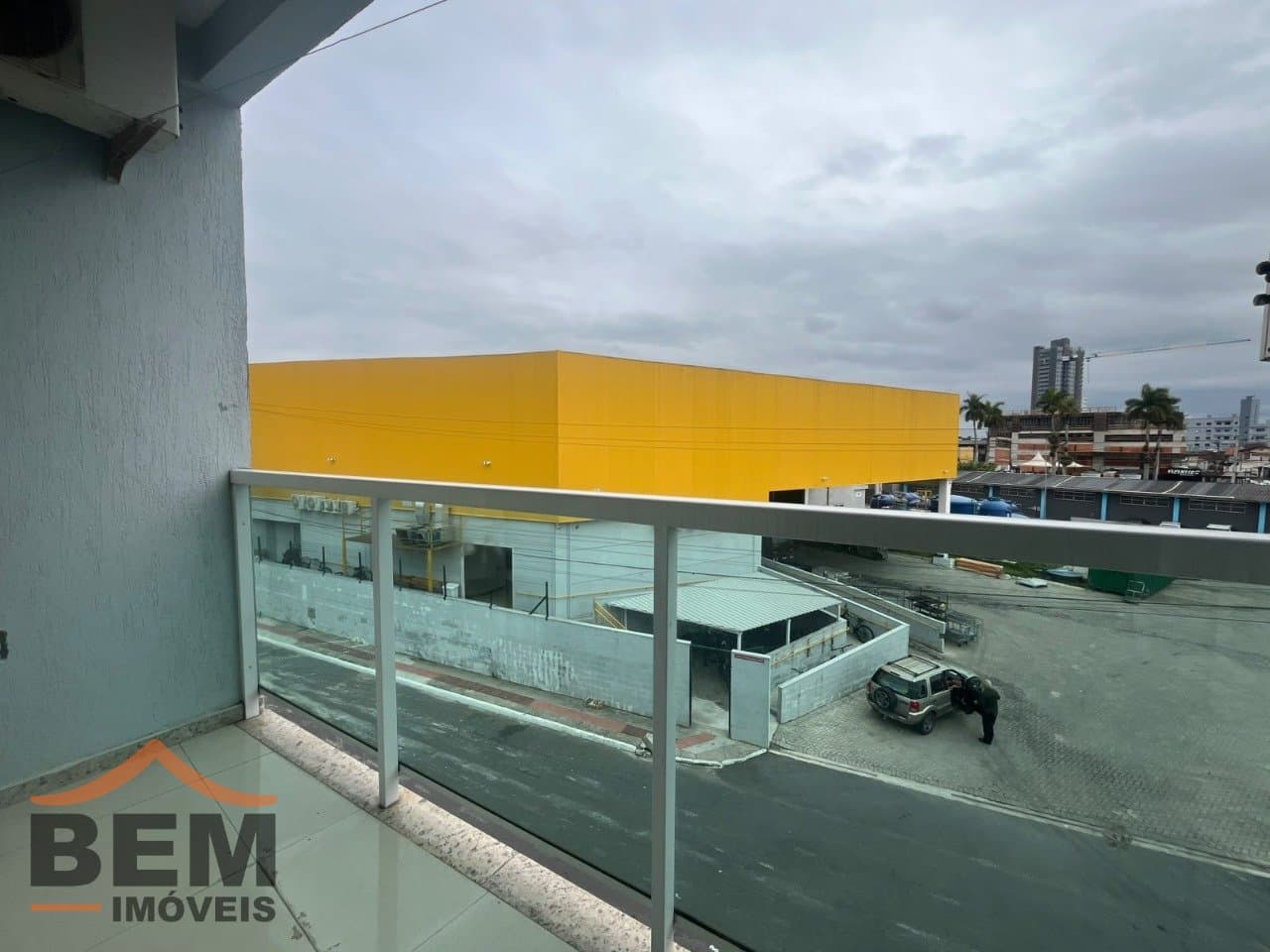 Apartamento para alugar com 2 quartos e 98 m² no bairro Dom Bosco, em Itajaí.
