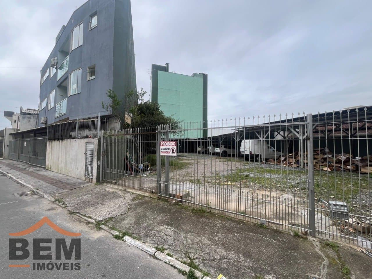 Apartamento para alugar com 2 quartos e 98 m² no bairro Dom Bosco, em Itajaí.