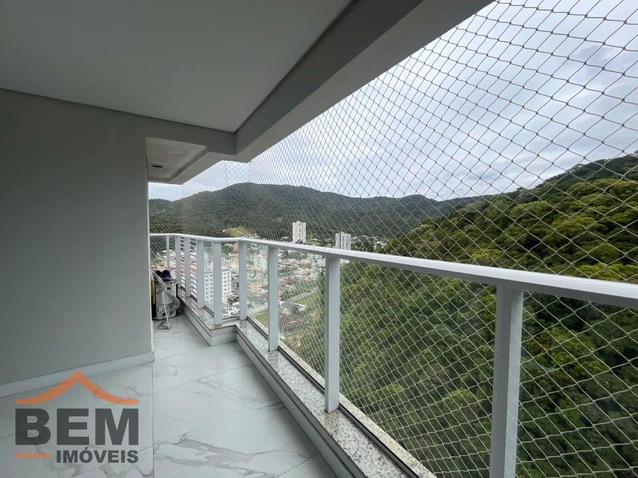 Apartamento para venda no bairro Ressacada, em Itajaí, com 71m² e 2 quartos sendo 1 suíte