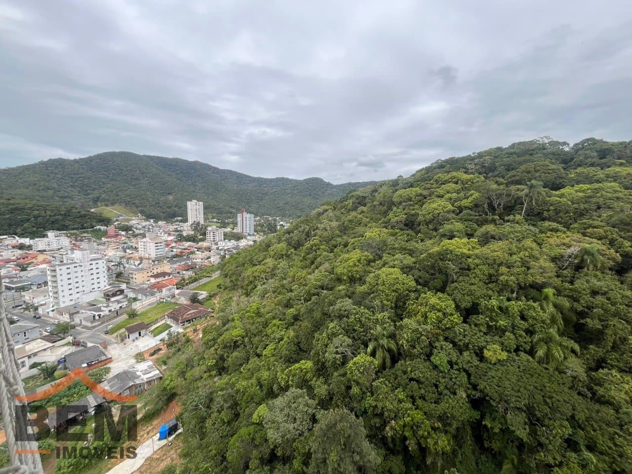 Apartamento para venda no bairro Ressacada, em Itajaí, com 71m² e 2 quartos sendo 1 suíte