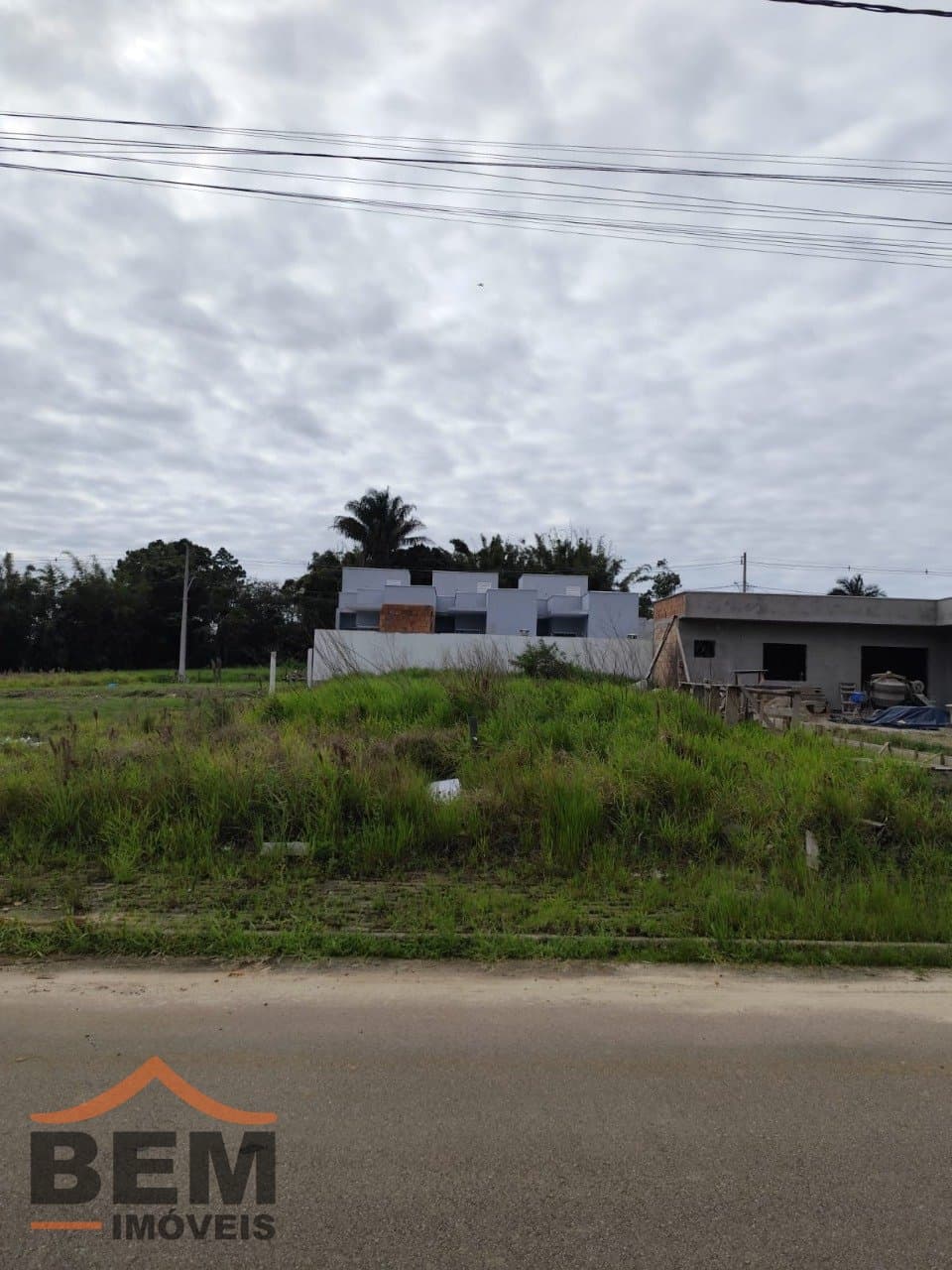 Terreno à venda no bairro Nossa Srª de Fátima, em Penha, a 900m da Praia Alegre e 300m²