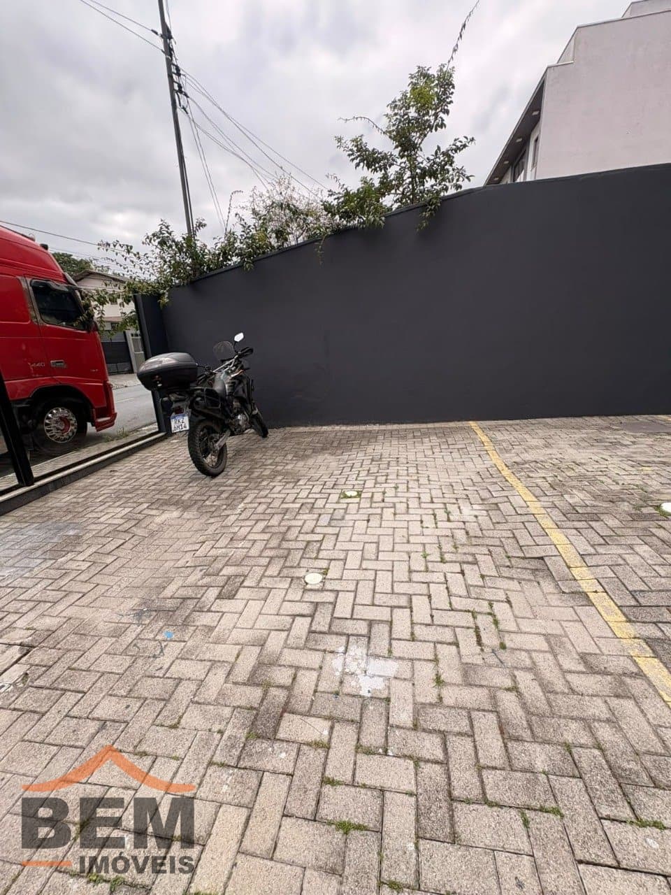 Apartamento para alugar com 1 quarto e 69 m² no bairro São Vicente, em Itajaí.