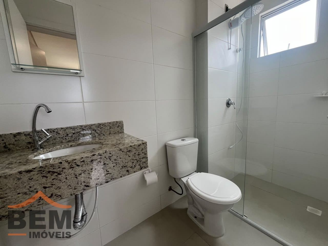 Apartamento para alugar com 3 quartos e 91 m² no bairro São João, em Itajaí.