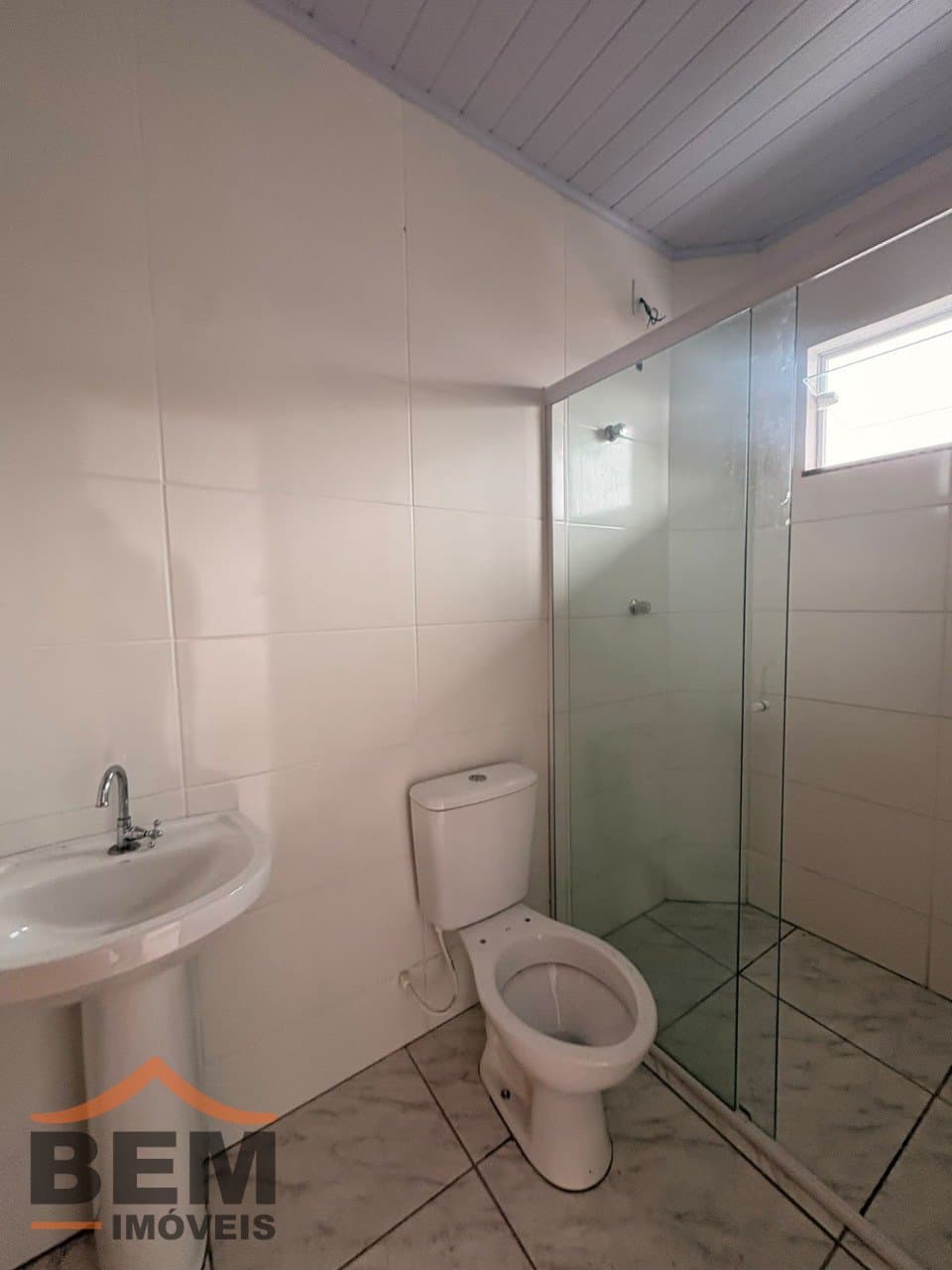 Apartamento para Locação com 1 quarto e 30m² no bairro Espinheiros, em Itajaí - SC