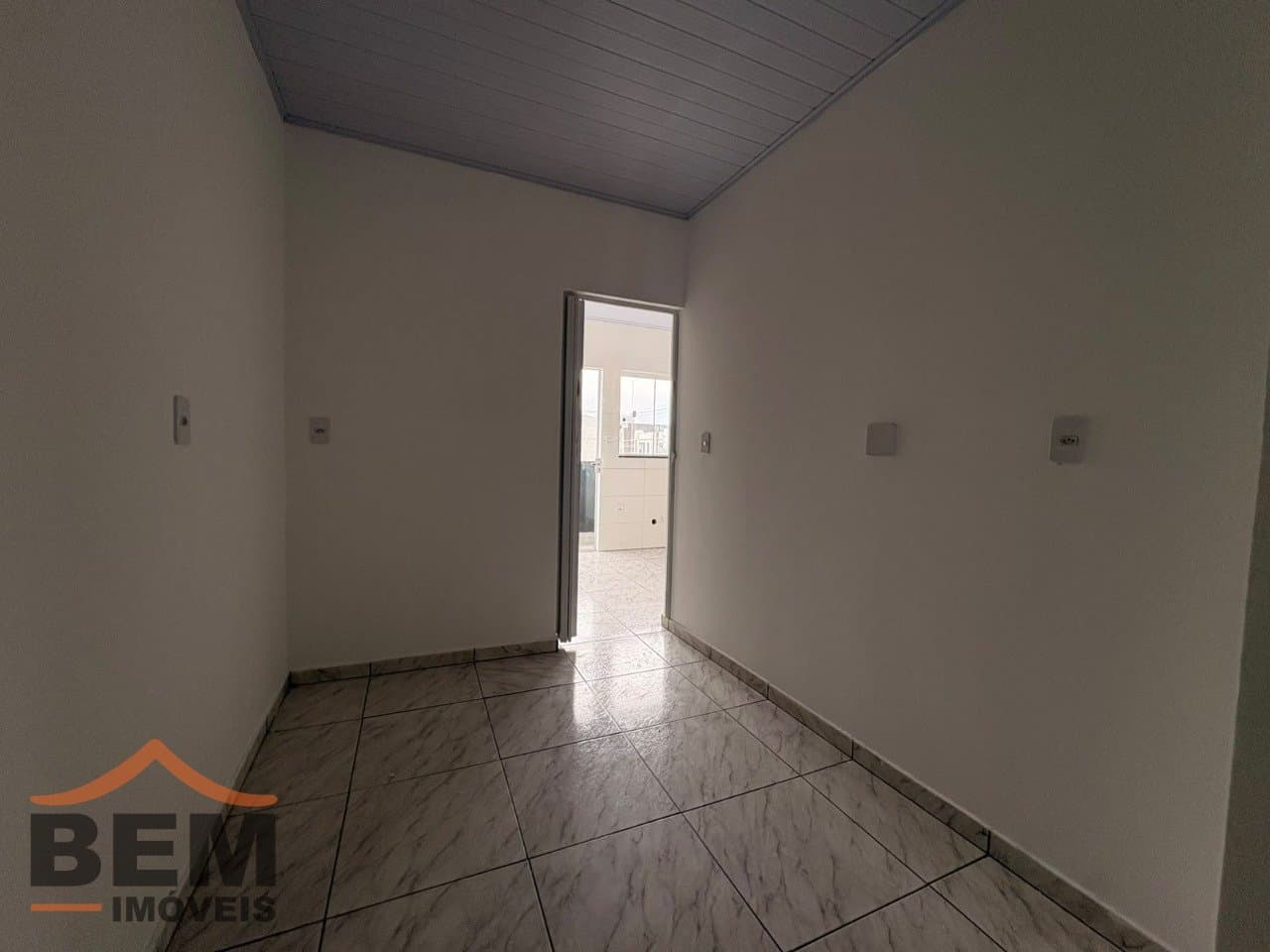 Apartamento para Locação com 1 quarto e 30m² no bairro Espinheiros, em Itajaí - SC