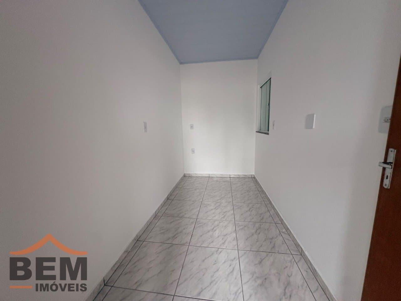 Apartamento para Locação com 1 quarto e 30m² no bairro Espinheiros, em Itajaí - SC