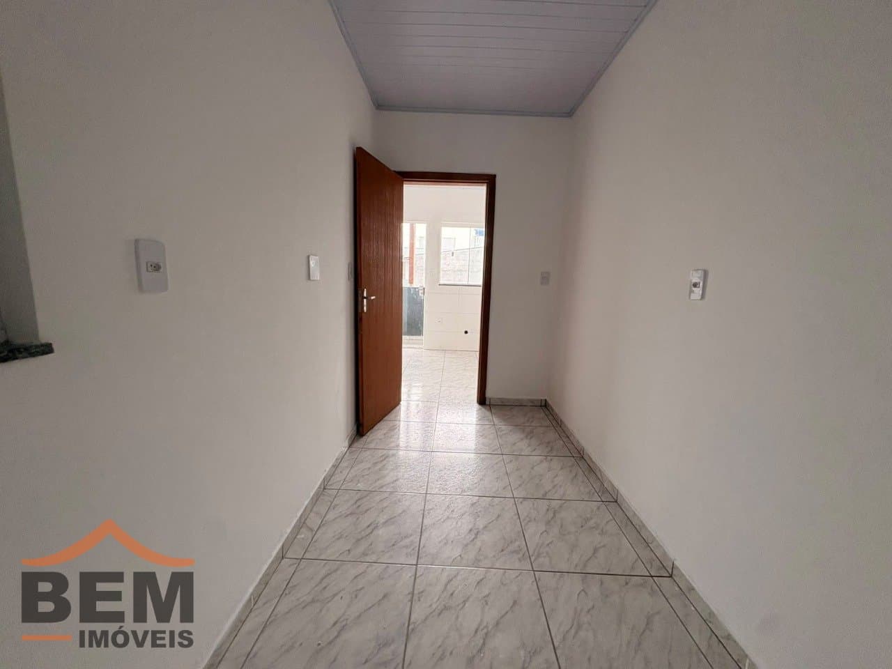 Apartamento para Locação com 1 quarto e 30m² no bairro Espinheiros, em Itajaí - SC