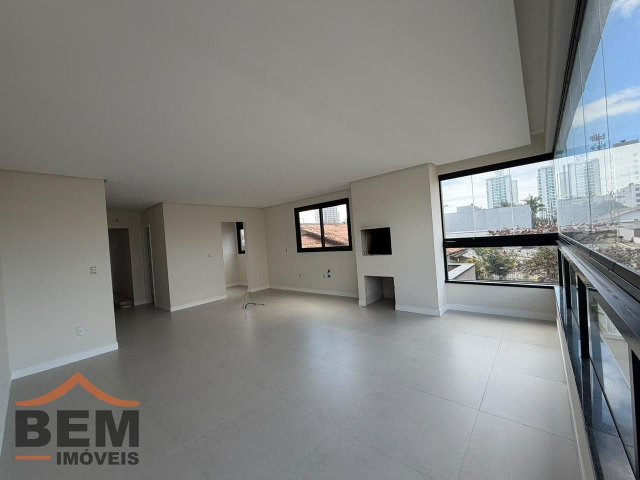 Apartamento para Venda com 3 quartos e 92m² no bairro Itacolomi, em Balneário Piçarras - SC