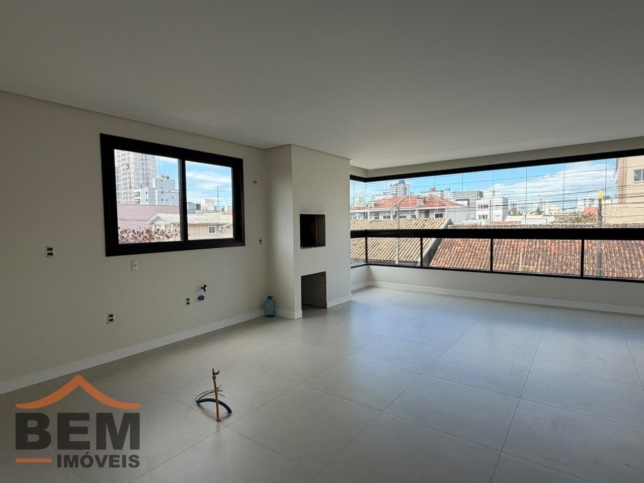 Apartamento para Venda com 3 quartos e 92m² no bairro Itacolomi, em Balneário Piçarras - SC