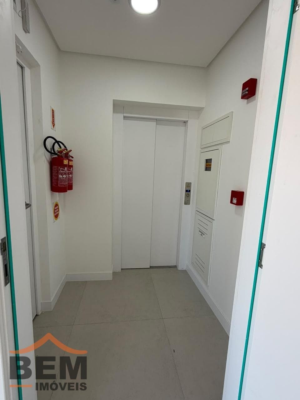 Apartamento para Venda com 3 quartos e 92m² no bairro Itacolomi, em Balneário Piçarras - SC